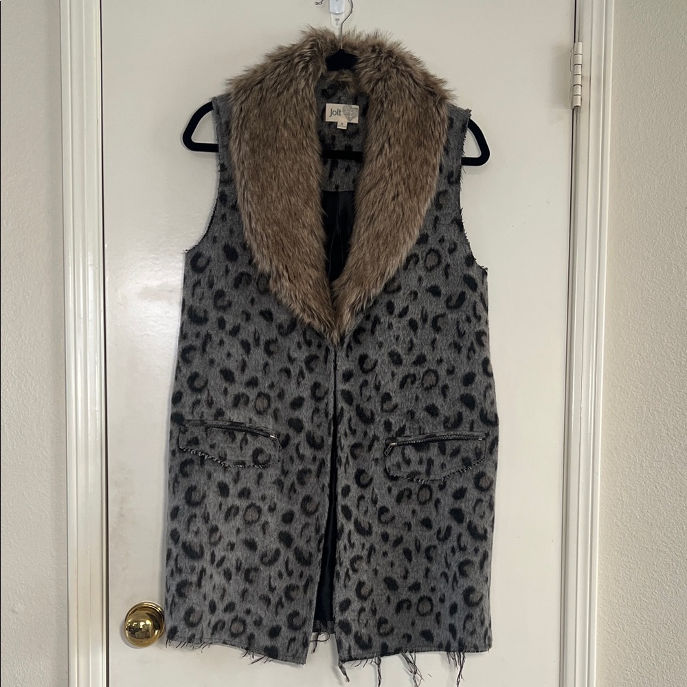 Jolt Women’s Faux Fur Leopard Print Vest. Cabincore